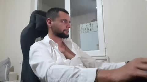 Snapshot of weezing442 chatting on December 20, 6:56 pm alp online show from December 20, 6:56 pm