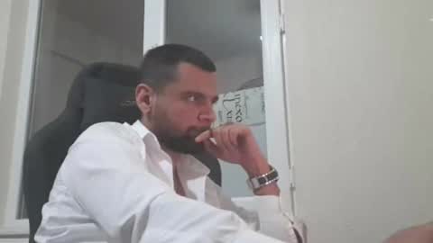 Snapshot of weezing442 chatting on December 21, 3:53 pm alp online show from December 21, 3:53 pm