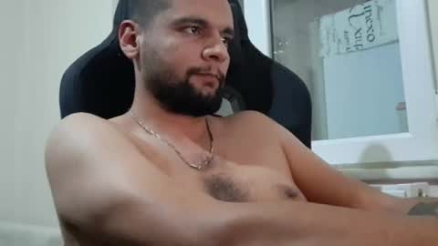 Snapshot of weezing442 chatting on January 10, 6:38 pm alp online show from January 10, 6:38 pm