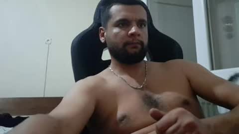 Snapshot of weezing442 chatting on January 17, 8:44 pm alp online show from January 17, 8:44 pm