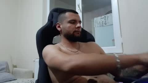 Snapshot of weezing442 chatting on February 17, 6:26 pm alp online show from February 17, 6:26 pm