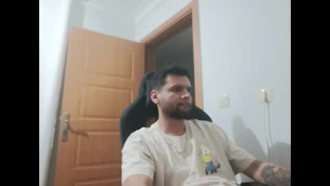 Snapshot of weezing442 chatting on February 2, 8:18 pm alp online show from February 2, 8:18 pm