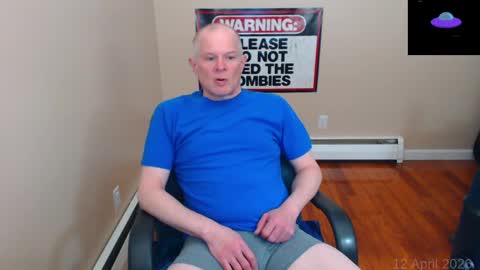 Snapshot of weird_chris chatting on April 12, 6:02 pm Chris online show from April 12, 6:02 pm