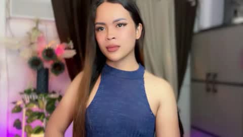 Snapshot of wellcumbabyxx chatting on April 7, 1:06 am Hi Im LOVIE Please dont forget to follow and thumbs up me online show from April 7, 1:06 am