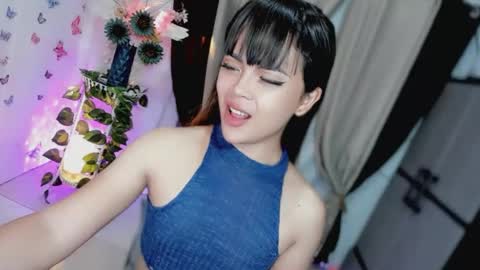 Snapshot of wellcumbabyxx chatting on April 10, 9:30 pm Hi Im LOVIE Please dont forget to follow and thumbs up me online show from April 10, 9:30 pm