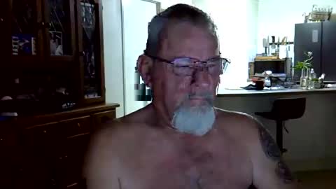 Wellhelloo online show from February 14, 6:37 pm