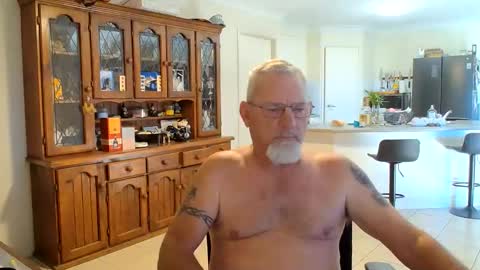 Wellhelloo online show from May 29, 4:54 am