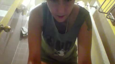 Snapshot of weluvwoman84 chatting on October 19, 11:38 pm RiZZA and MiKE online show from October 19, 11:38 pm