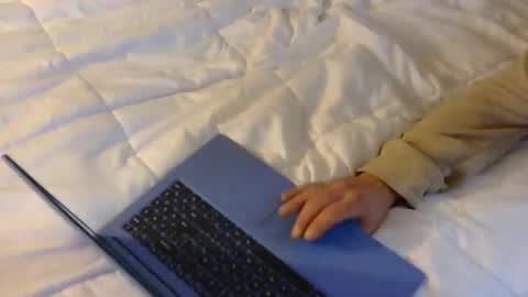 Snapshot of weluvwoman84 chatting on March 25, 11:16 am RiZZA and MiKE online show from March 25, 11:16 am