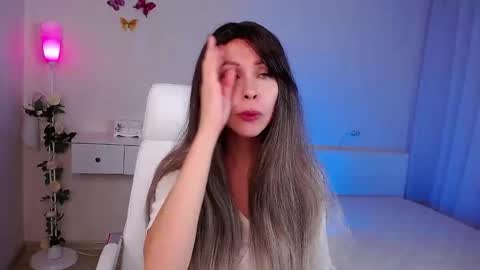 Wendi Foster online show from November 10, 6:40 pm