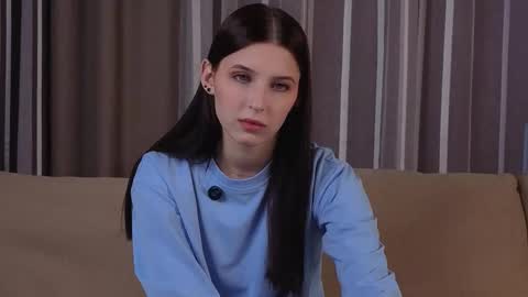 Snapshot of wendiswarn chatting on March 16, 11:47 am Kristin online show from March 16, 11:47 am