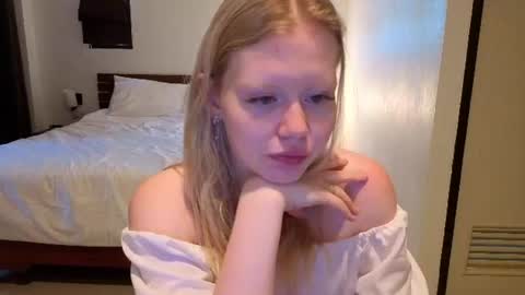 Snapshot of wendy_228 chatting on June 20, 3:20 am Wendy online show from June 20, 3:20 am