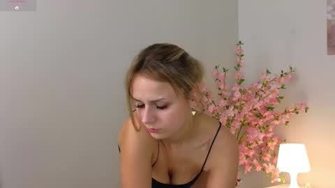 Im Wendy online show from March 1, 3:32 am