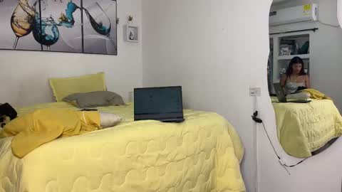 Wendy Alex online show from January 7, 1:30 am