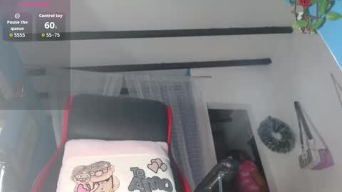 Snapshot of wendy_rivera chatting on October 25, 11:40 am Wendy online show from October 25, 11:40 am