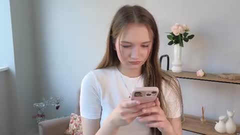 Snapshot of wendy_ross_ chatting on June 12, 7:18 am Elsa online show from June 12, 7:18 am