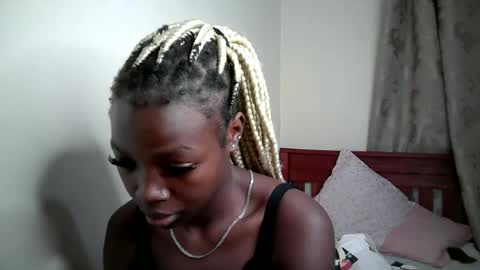 Snapshot of wendy_shancy chatting on June 12, 3:27 am shancy online show from June 12, 3:27 am