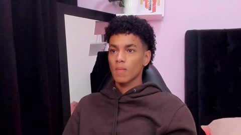 WES online show from December 17, 3:18 pm