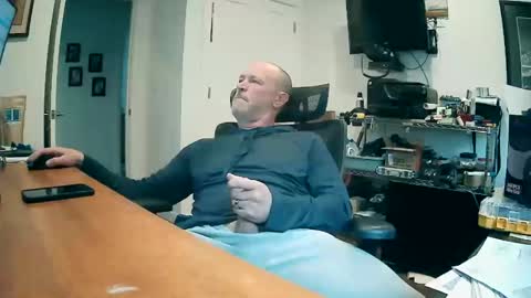 weseeyouwatching online show from February 13, 7:54 pm