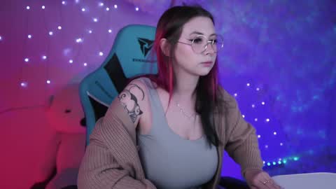 little girl who is always rightLisa online show from December 5, 2:42 am