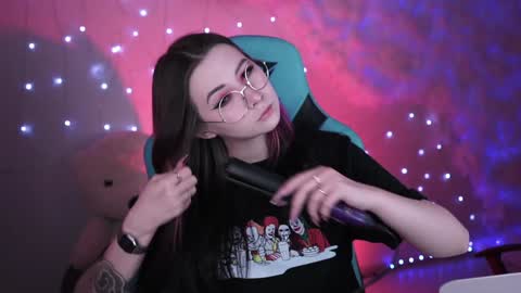 little girl who is always rightLisa online show from December 21, 2:41 am