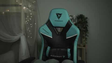 little girl who is always rightLisa online show from October 10, 8:19 pm