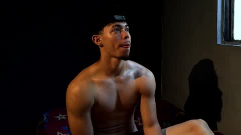 Snapshot of wesley_77 chatting on February 24, 3:32 pm wesley_77 online show from February 24, 3:32 pm