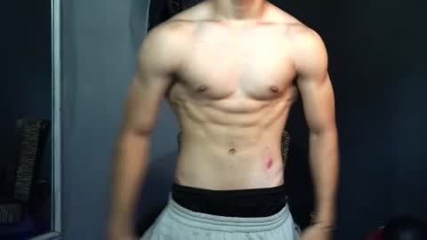 Snapshot of wesley_77 chatting on March 4, 9:10 pm wesley_77 online show from March 4, 9:10 pm