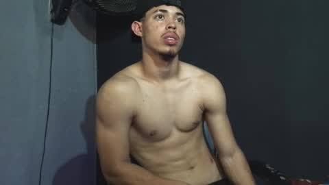 Snapshot of wesley_77 chatting on March 10, 5:34 am wesley_77 online show from March 10, 5:34 am