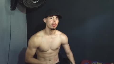 Snapshot of wesley_77 chatting on March 15, 9:43 pm wesley_77 online show from March 15, 9:43 pm