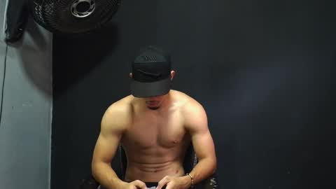 Snapshot of wesley_77 chatting on March 20, 8:14 pm wesley_77 online show from March 20, 8:14 pm