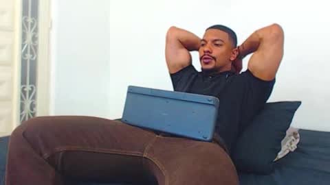 Wesley Rogger online show from October 27, 9:52 pm