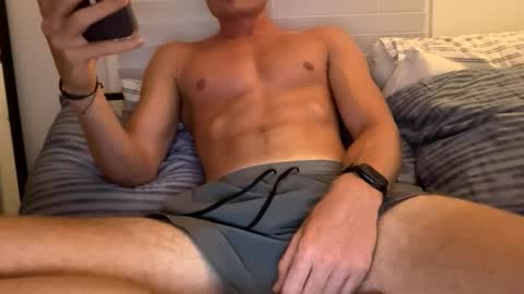 Snapshot of weston22w chatting on May 30, 1:25 am College Curious online show from May 30, 1:25 am