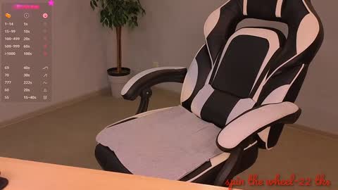 Molly online show from December 26, 1:43 pm