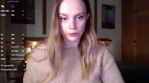 Lana online show from October 4, 5:55 pm