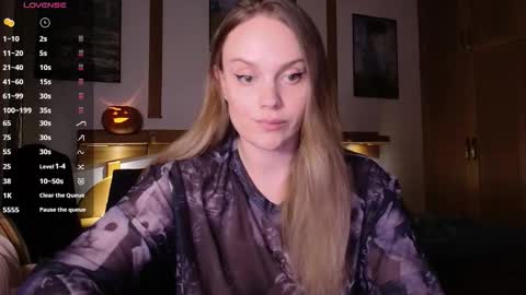 Lana online show from October 17, 5:59 pm