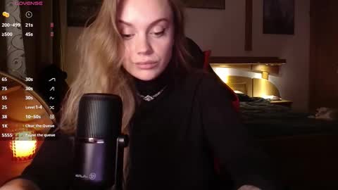 Lana online show from November 1, 8:55 pm