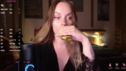 Lana online show from November 5, 8:53 pm