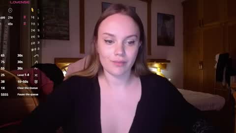 Lana online show from April 19, 7:27 pm