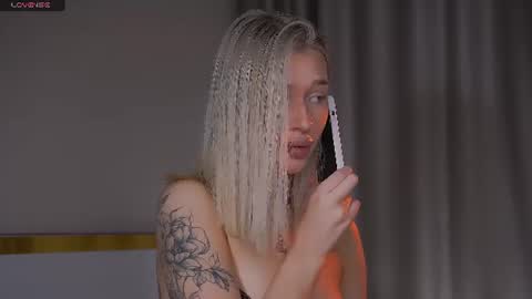 Snapshot of wet_land_ chatting on June 18, 1:59 pm wet_land_ online show from June 18, 1:59 pm