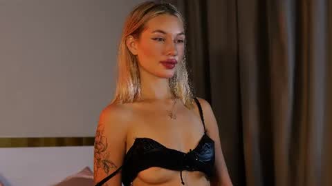 Snapshot of wet_land_ chatting on July 31, 3:22 pm wet_land_ online show from July 31, 3:22 pm