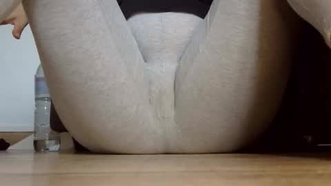 wet_pants2022 online show from September 11, 6:46 am