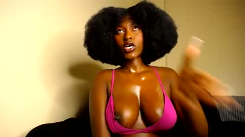 Snapshot of wet_wife_material chatting on July 31, 10:09 pm Macey online show from July 31, 10:09 pm