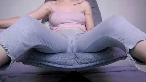 Beatrice Moan from LovenseWet from Tip MenuOpen for Private online show from June 30, 10:11 pm