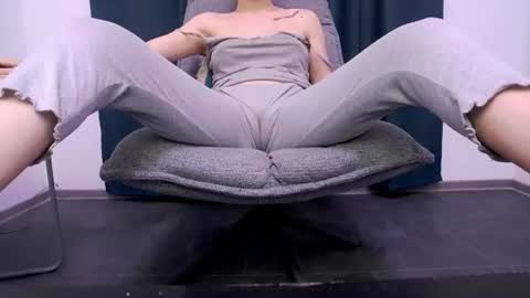 Beatrice Moan from LovenseWet from Tip MenuOpen for Private online show from July 4, 8:48 pm