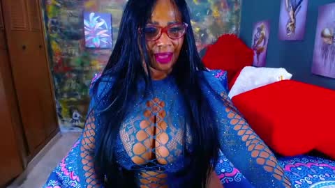 Snapshot of wethotass chatting on June 3, 6:16 am gina online show from June 3, 6:16 am