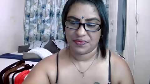 Snapshot of wetindian1971 chatting on March 25, 4:46 pm kavita online show from March 25, 4:46 pm