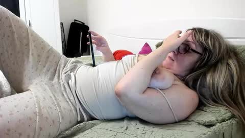 Snapshot of wetladyjoy chatting on February 7, 8:31 pm Amy online show from February 7, 8:31 pm