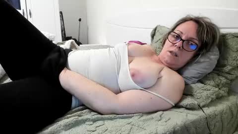 Snapshot of wetladyjoy chatting on March 2, 2:10 pm Amy online show from March 2, 2:10 pm