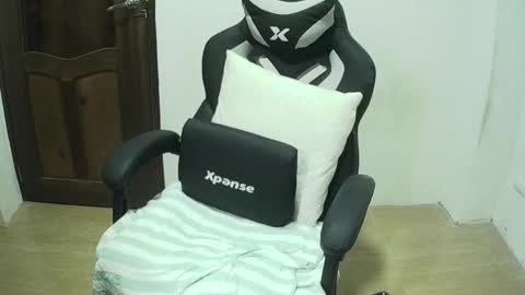 Snapshot of wetlynpussy4u chatting on November 11, 3:45 pm Lyns online show from November 11, 3:45 pm